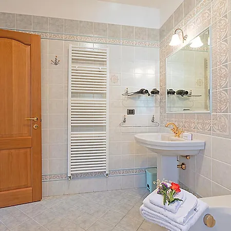 Comfortable House With Private Pool Vakantiehuis