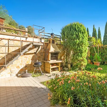 Comfortable House With Private Pool Сasa de vacaciones